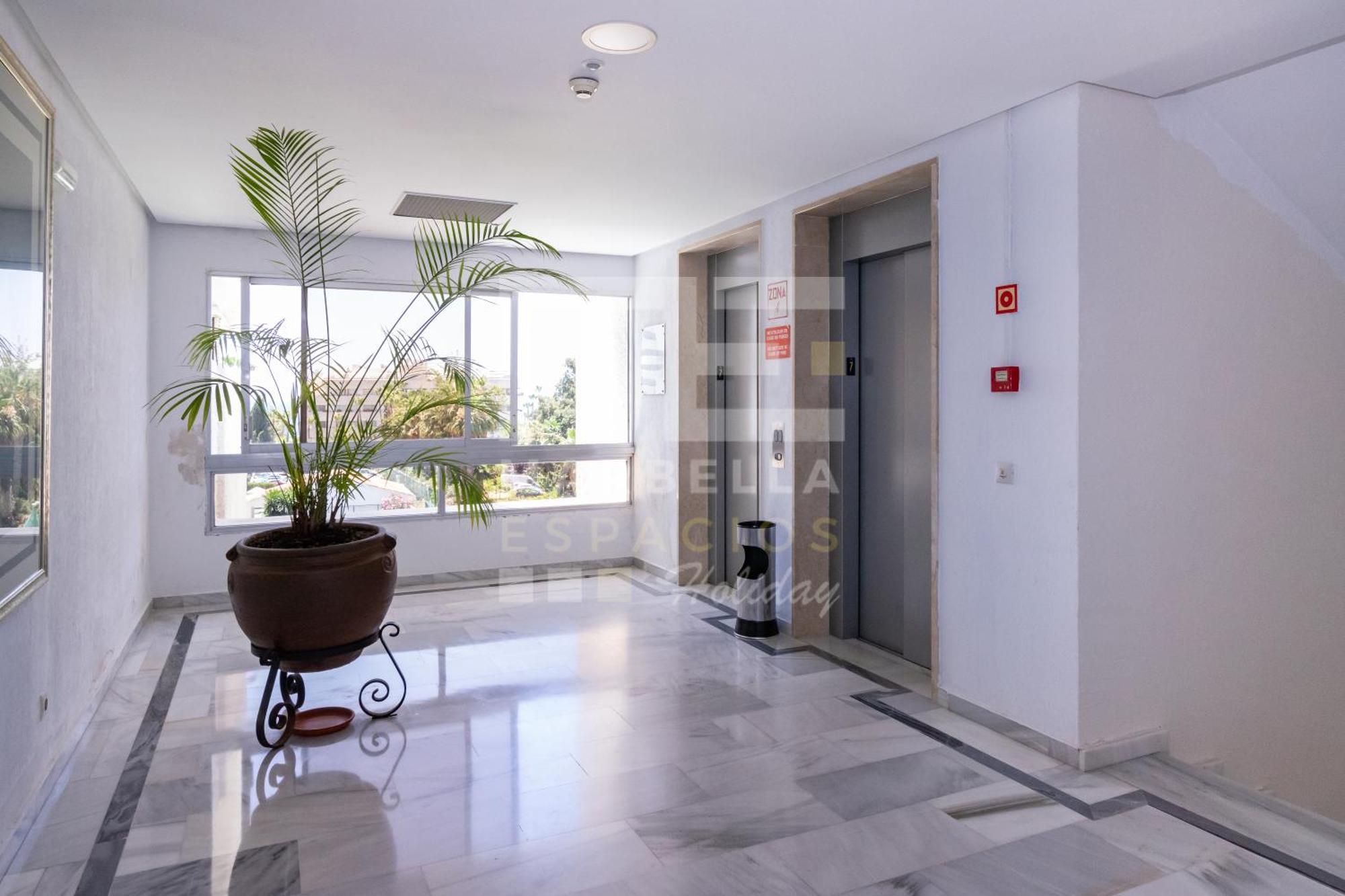 751, Renovated 2 Beedroom Apartment, Second Line Of The Beach, Wifi, Parkinging Apartment